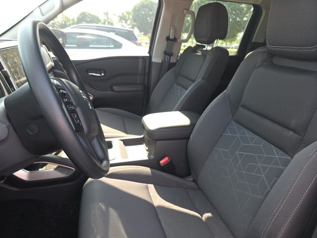 Used 2025 Gray Nissan SV image 5