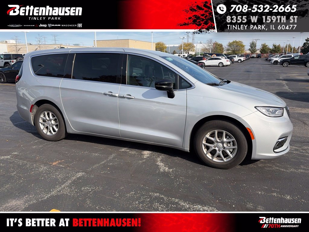 Certified Used 2026 Silver Mist Clearcoat Chrysler Select image 6