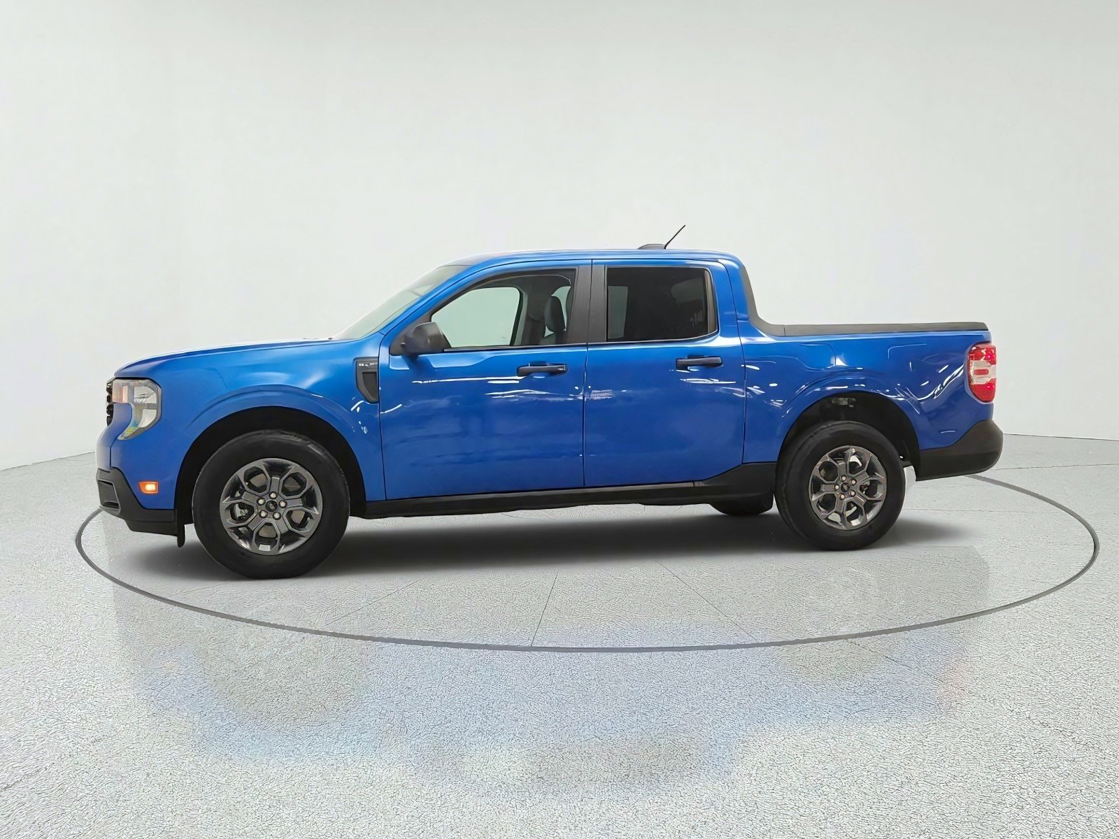 Used 2026 Velocity Blue Ford XLT image 8