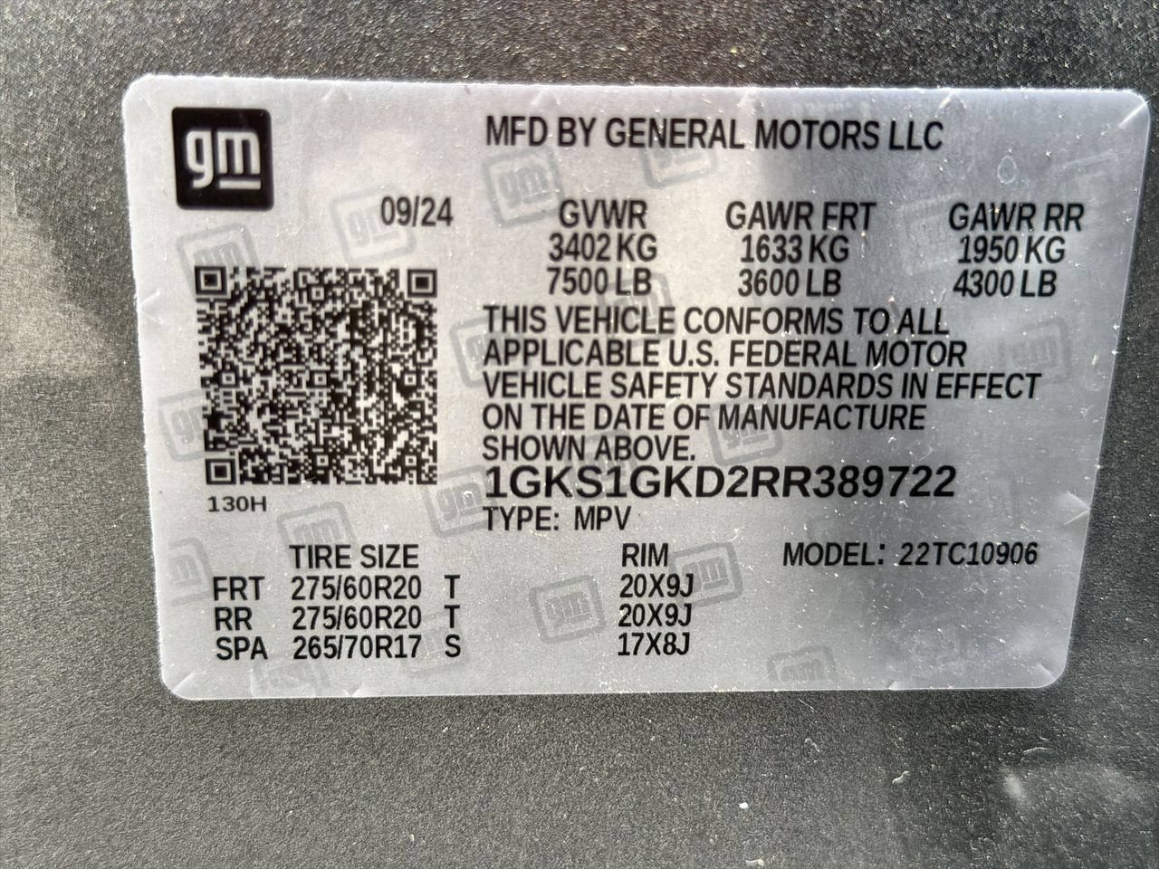 Used 2024 Sterling Metallic GMC SLT image 29