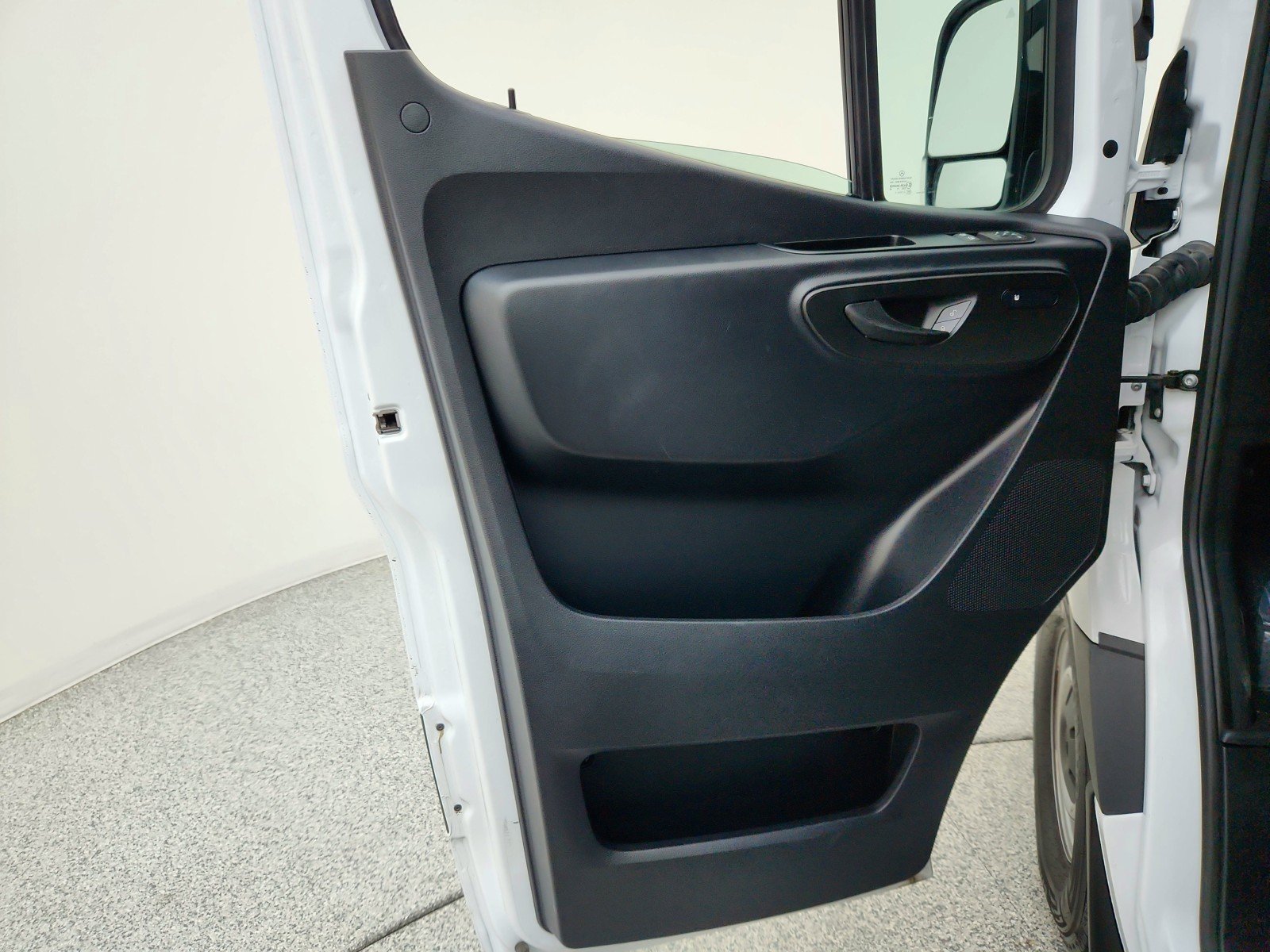 Used 2024 Arctic White Mercedes-Benz  image 25