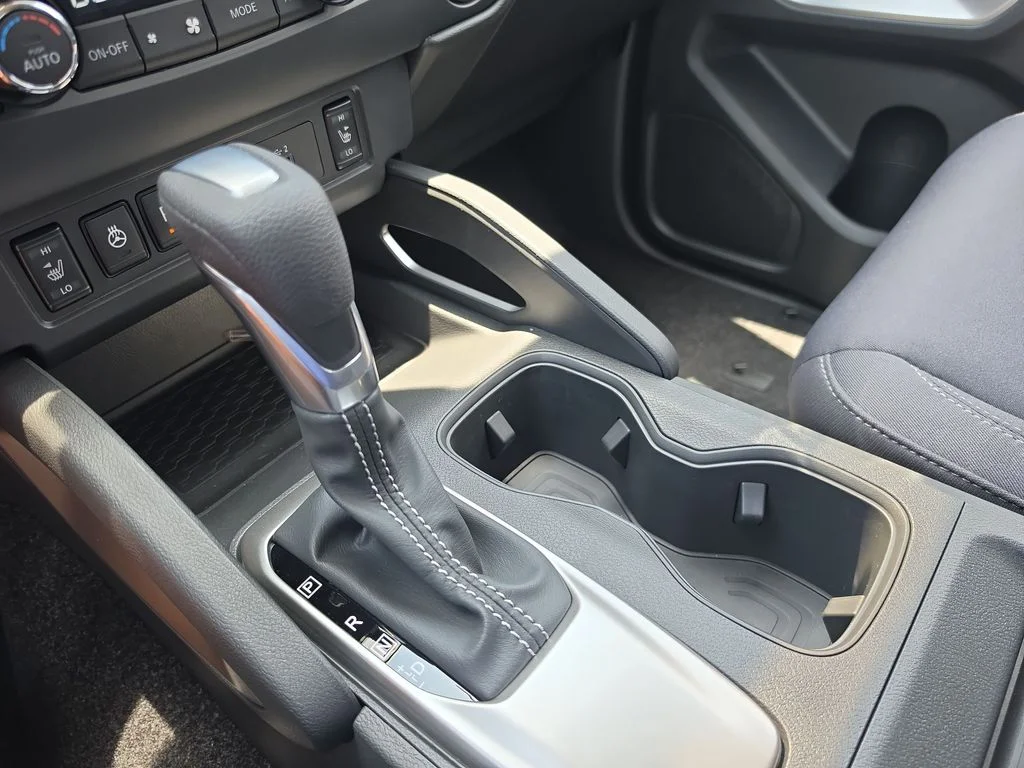 New 2026 Glacier White Nissan Crew Cab SV image 19