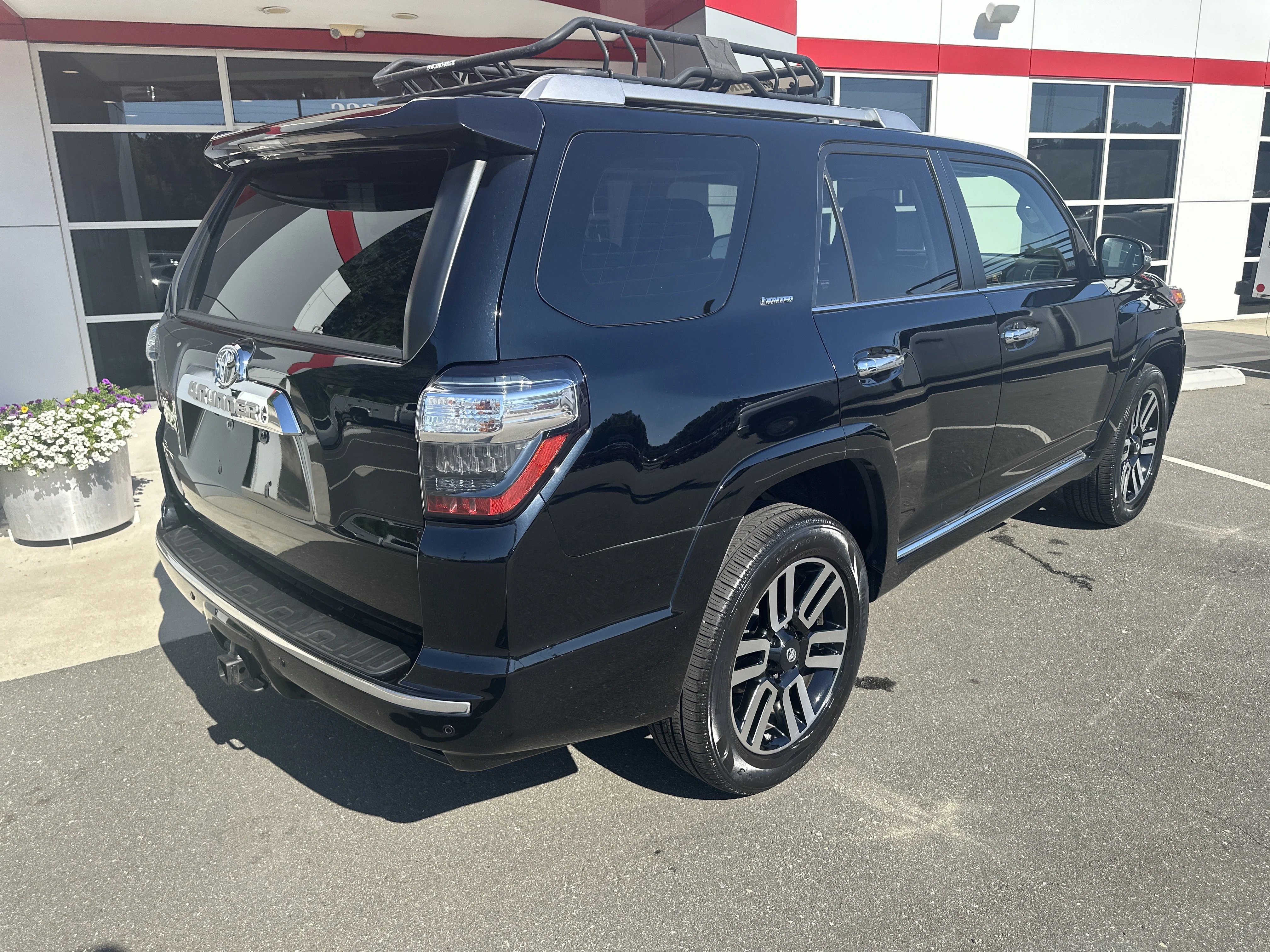 Used 2016 Midnight Black Metallic Toyota Limited image 8
