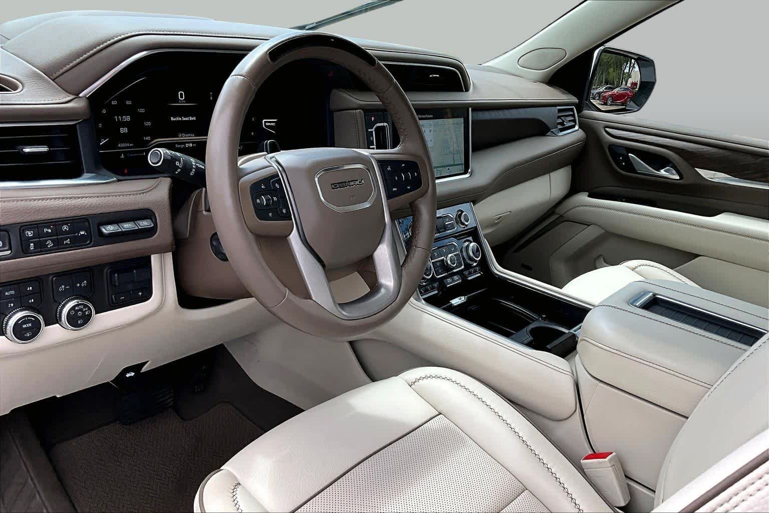 Used 2023 White Frost Tricoat GMC Denali image 18