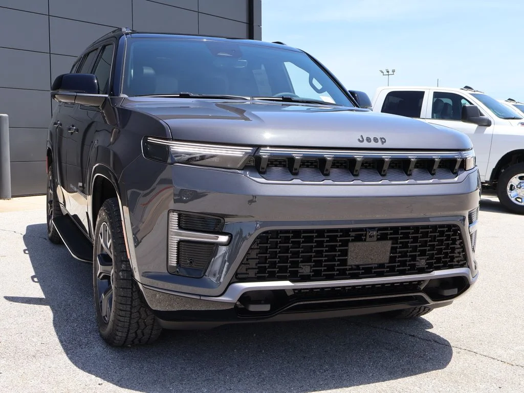 New 2026 Baltic-Gray Metallic Clear-Coat Exterior Paint Jeep Upland image 6