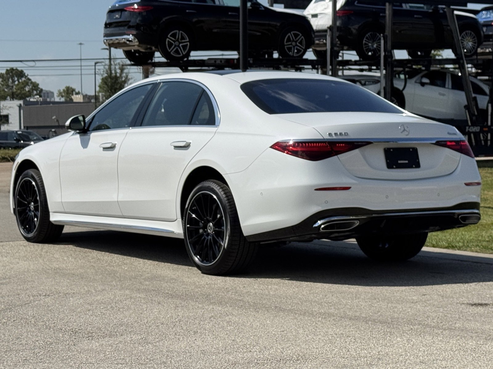 New 2026 MANUFAKTUR Moonlight White Metallic Mercedes-Benz S 580 image 27