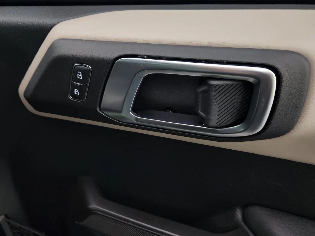 Used 2024 Green Ford Wildtrak image 14