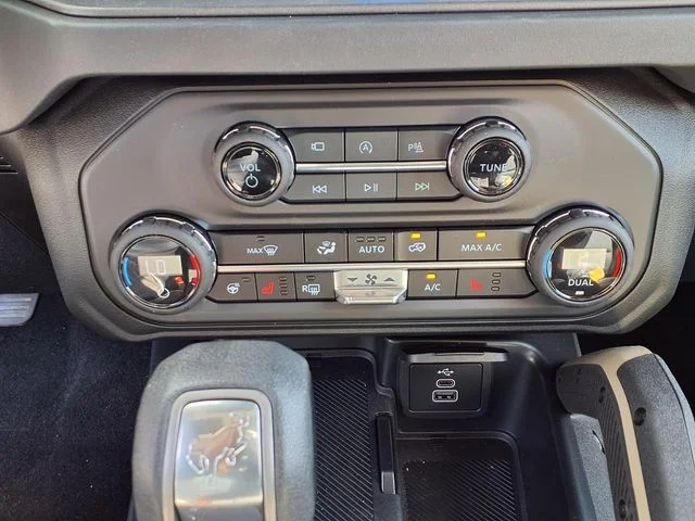 New 2026 Avalanche Ford Badlands image 12