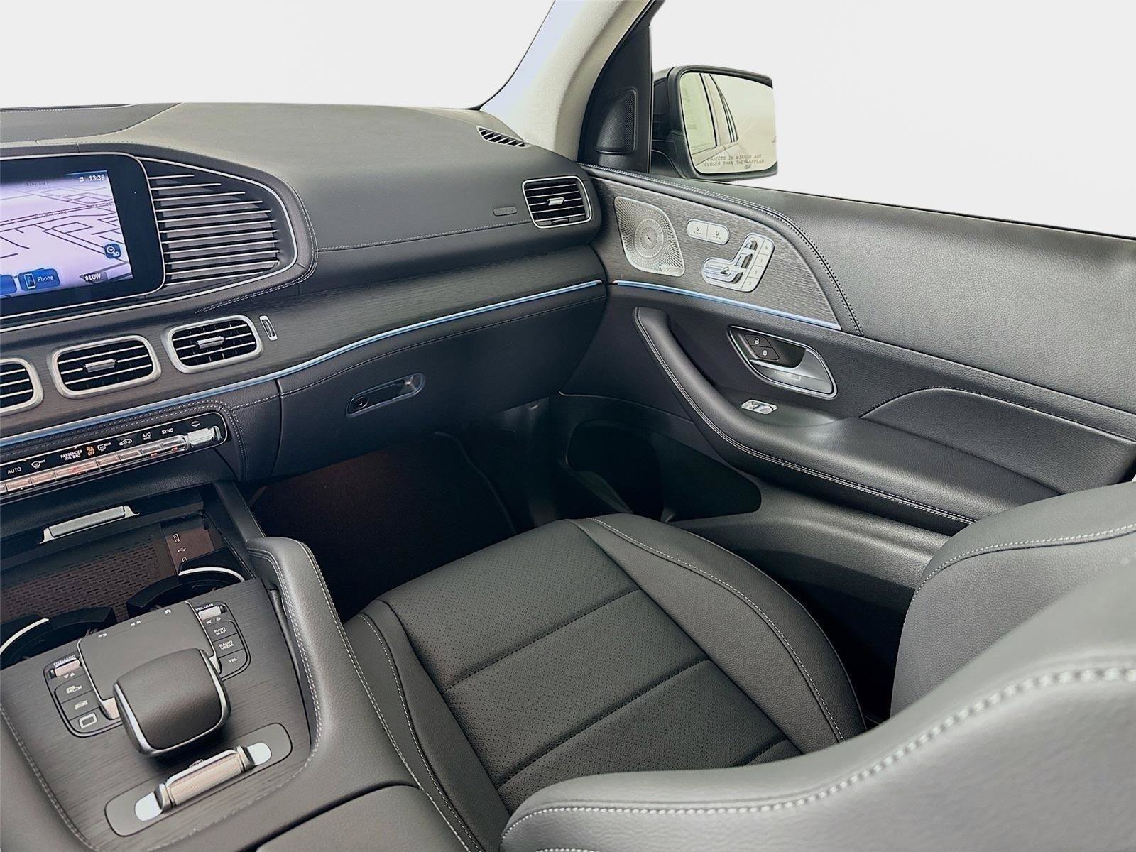 Used 2026  Mercedes-Benz GLS 450 image 31
