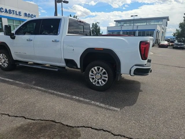 Used 2022 White GMC Denali image 2