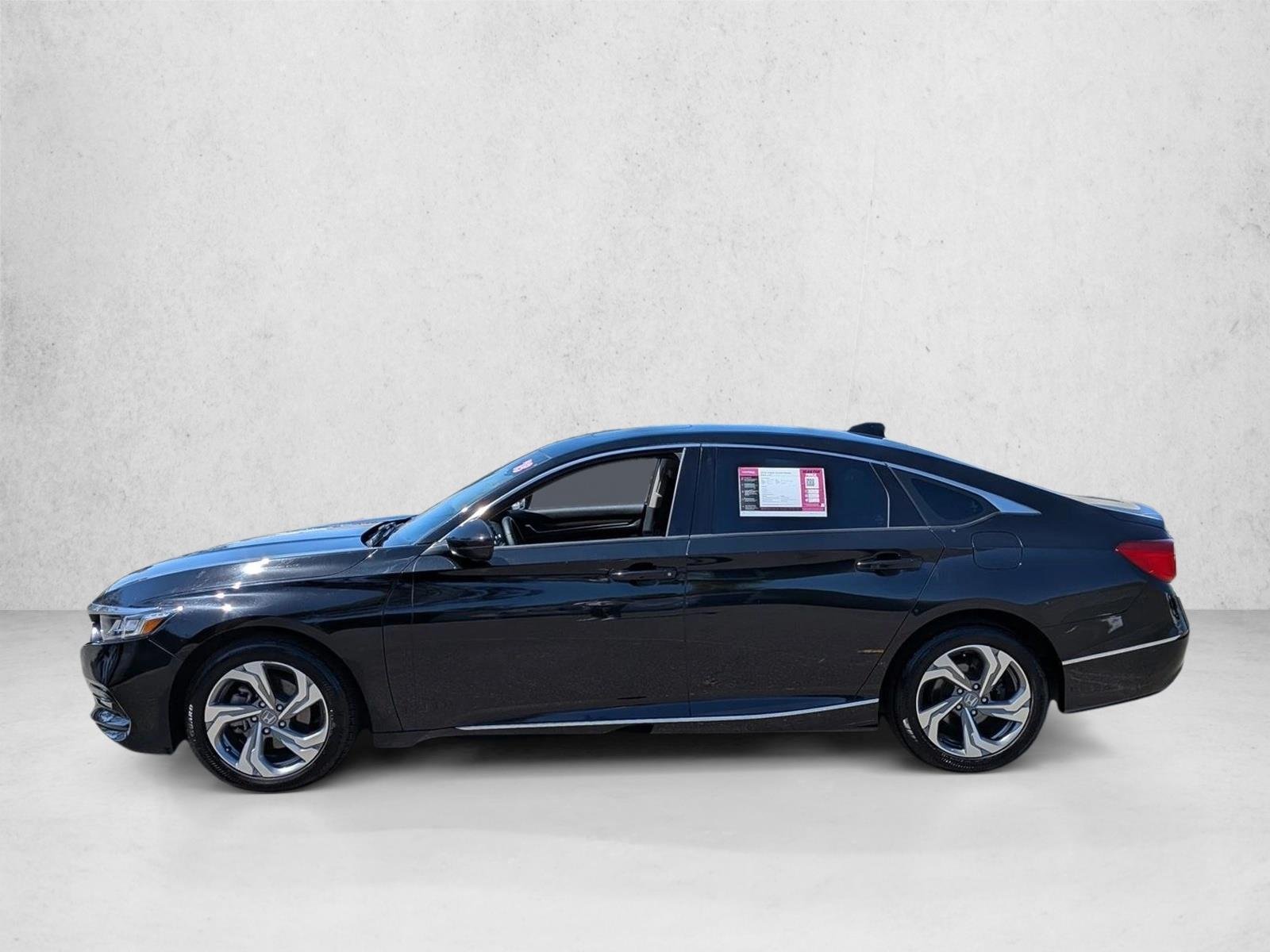 Used 2018 Crystal Black Pearl Honda EX-L 1.5T image 9