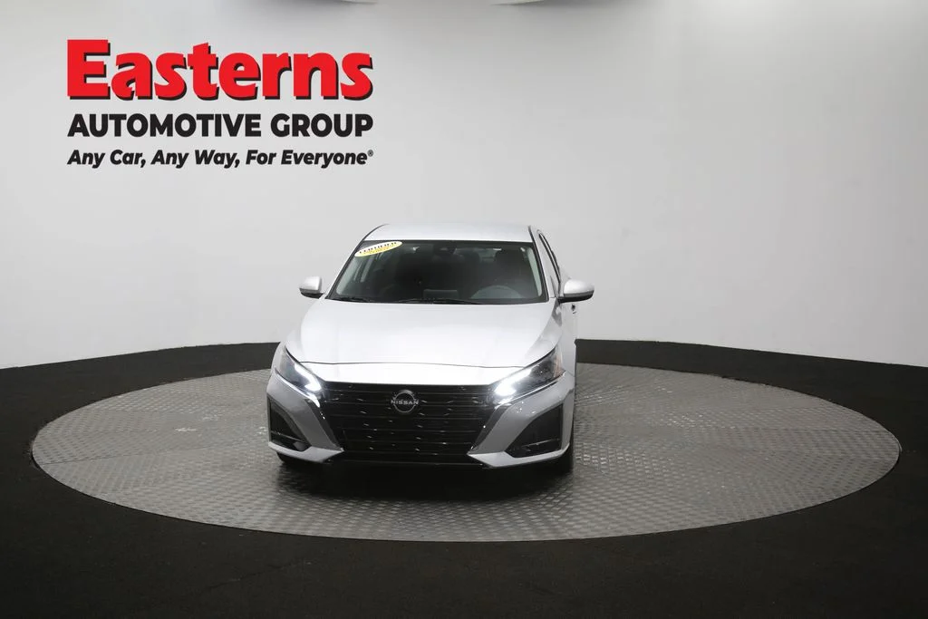 Used 2023 Silver Nissan 2.5 SV image 52