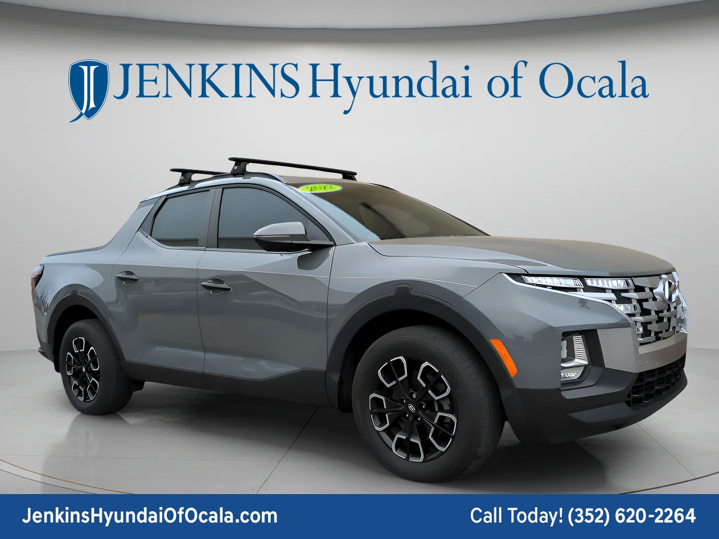 Used 2022 Hampton Gray Hyundai SEL image 9