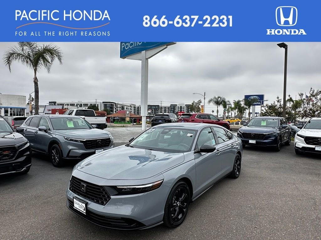 Used 2025 Gray Honda SE image 1