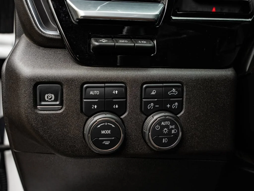 Used 2024 Iridescent Pearl Tricoat Chevrolet High Country image 44