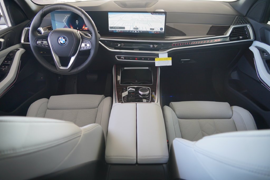 New 2026 Black Sapphire Metallic BMW xDrive50e image 20