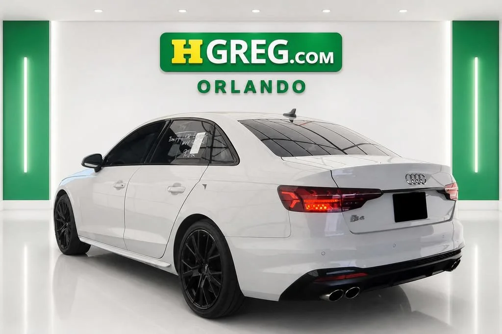 Used 2020 Glacier White Audi Premium Plus image 2
