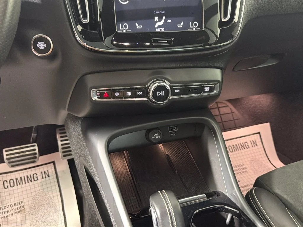 2021 Volvo XC40 R-Design - Photo 22