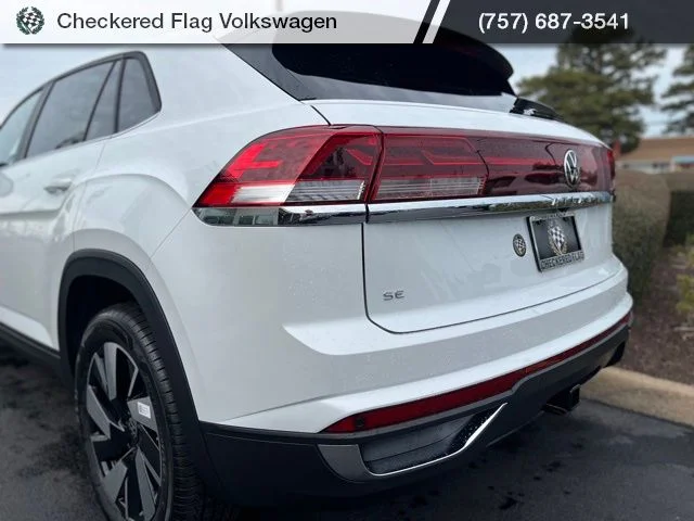 New 2026 White Volkswagen 2.0T SE w/Technology image 9