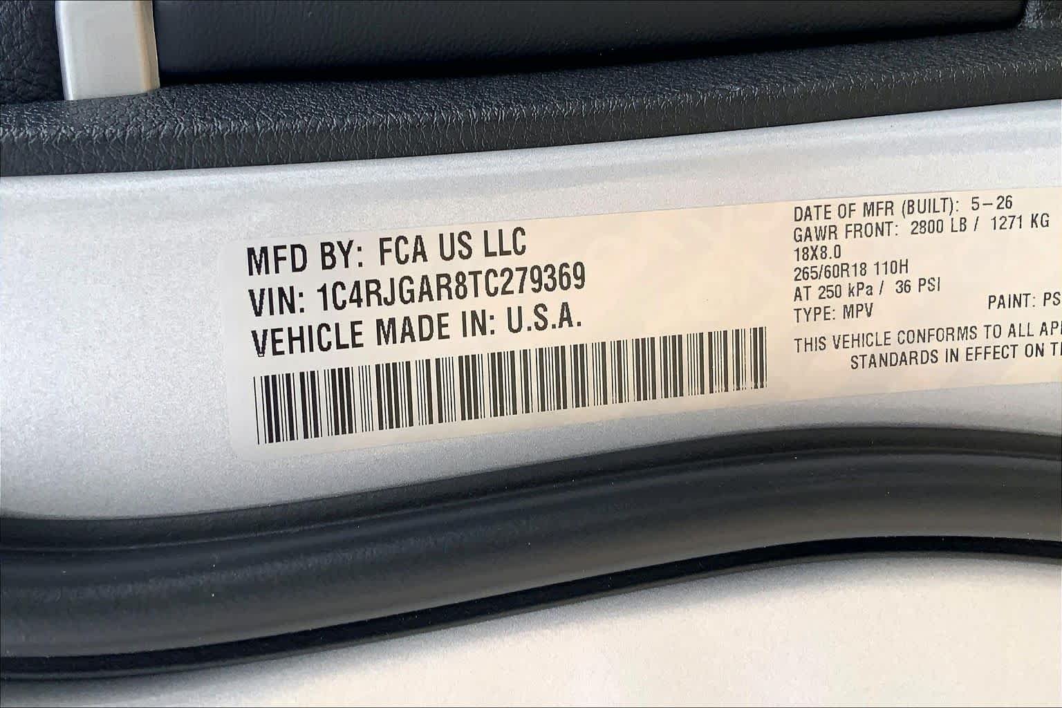 New 2026 Silver Zynith Exterior Paint Jeep Laredo Altitude image 19