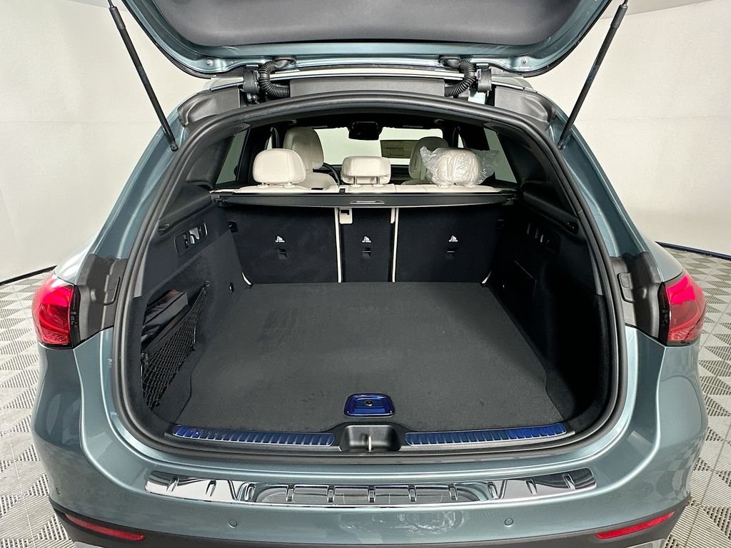 New 2026 Verde Silver Metallic Mercedes-Benz GLC 300 image 27