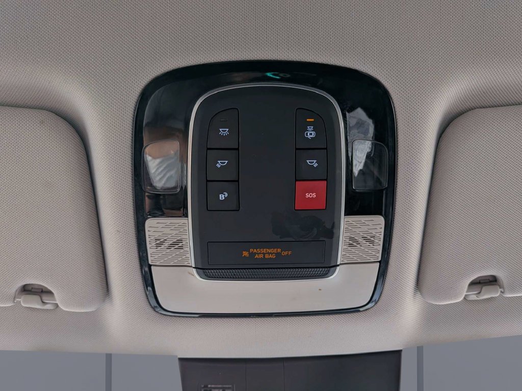 Certified Used 2025 Black Hyundai SEL image 30