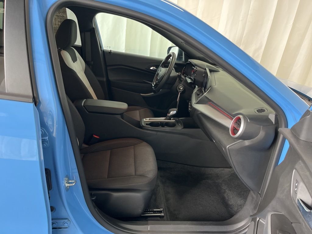 Used 2024 Blue Chevrolet 1RS image 19