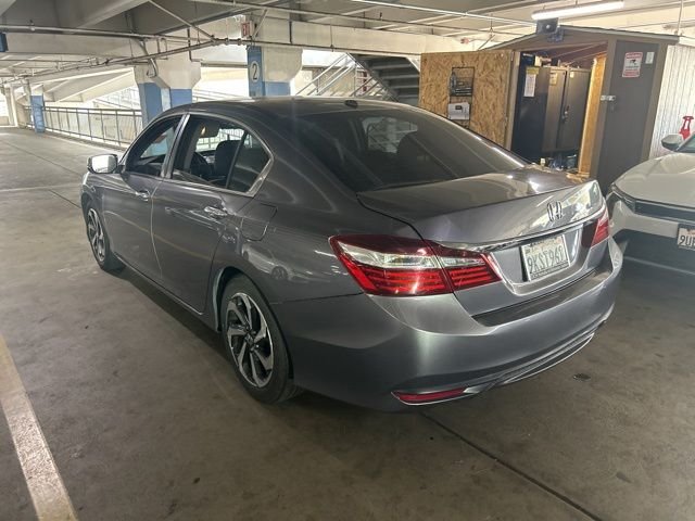 Used 2016  Honda EX-L image 4
