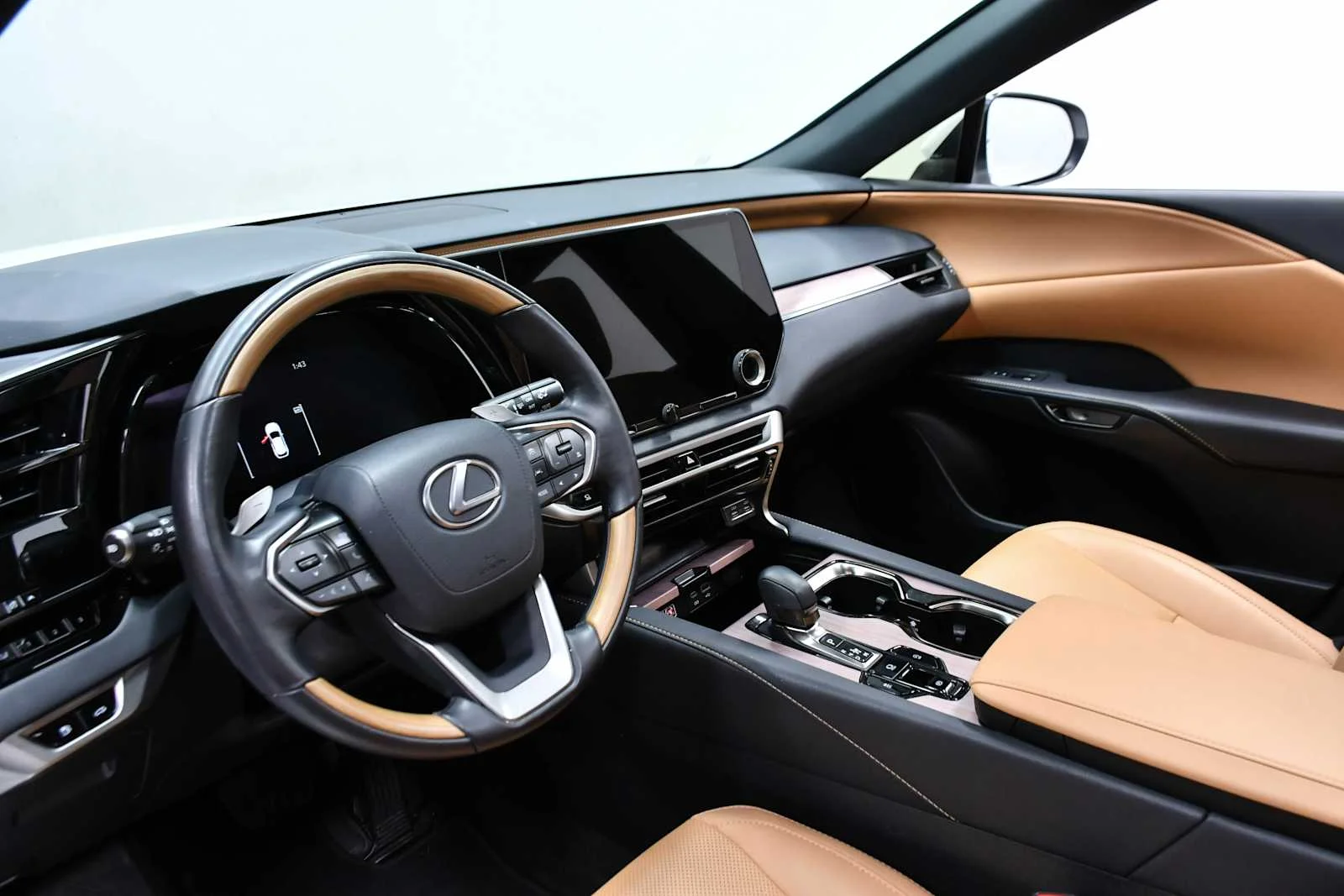 Used 2025 Eminent White Pearl Lexus Premium image 14