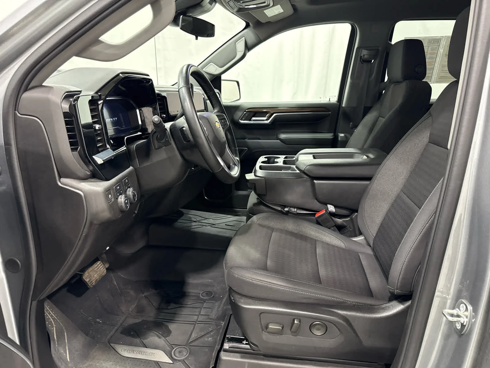 Used 2024 Sterling Gray Metallic Chevrolet LT image 11