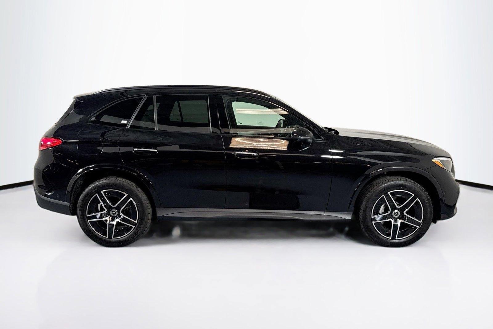 New 2026 Obsidian Black Metallic Mercedes-Benz GLC 300 image 4
