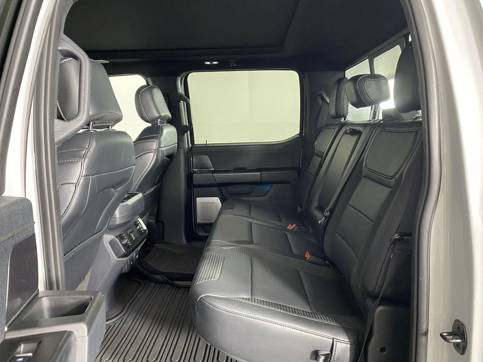Used 2023 Avalanche Gray Ford Raptor image 23