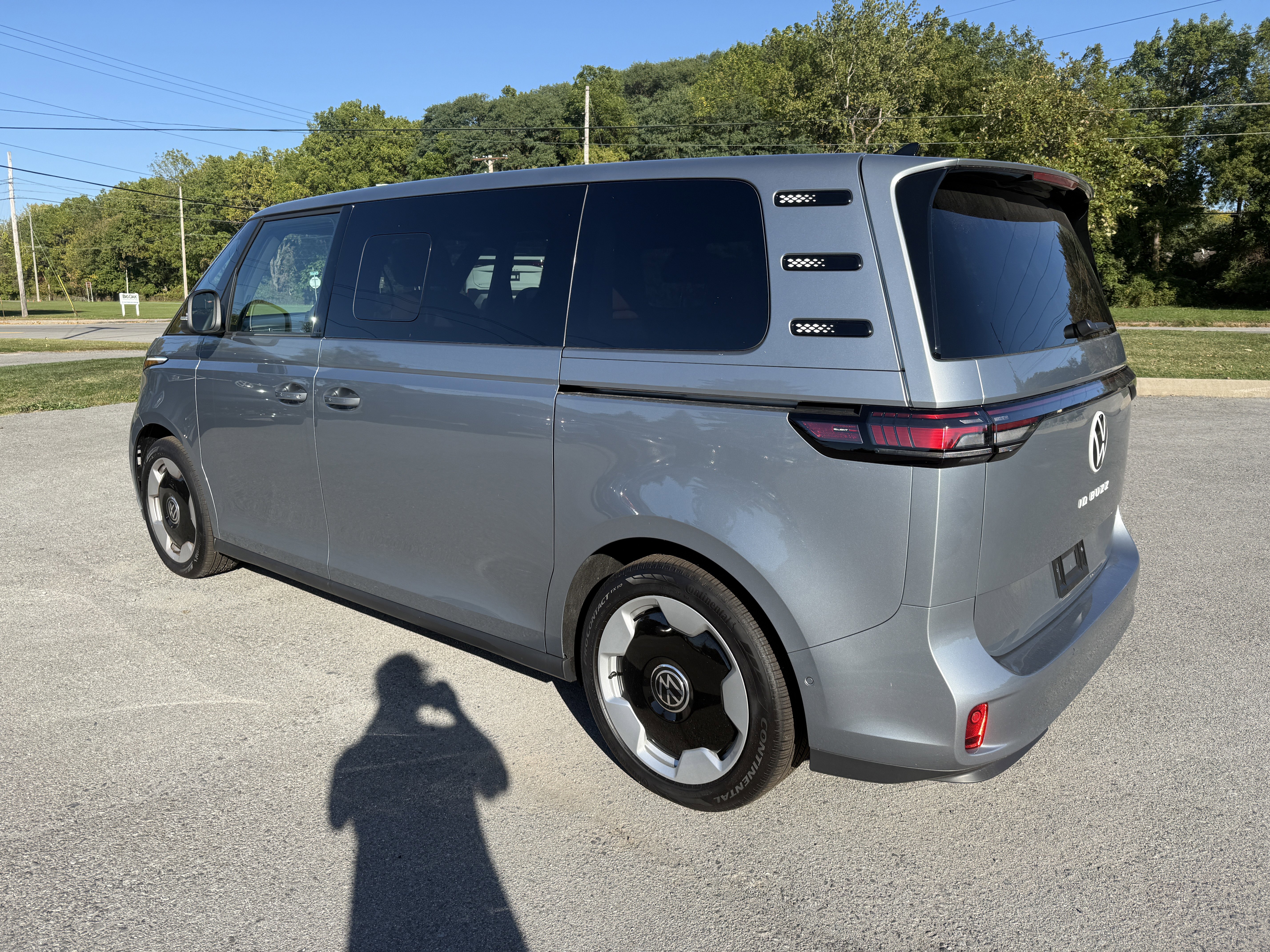 New 2025 Metro Silver Metallic Volkswagen Pro S image 7