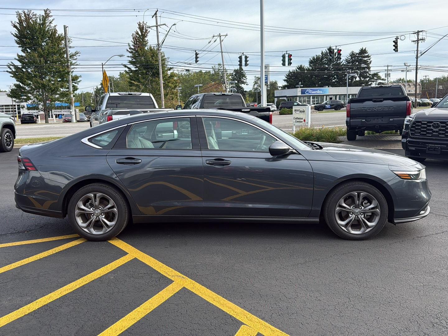 Used 2024 Meteorite Gray Metallic Honda EX image 2
