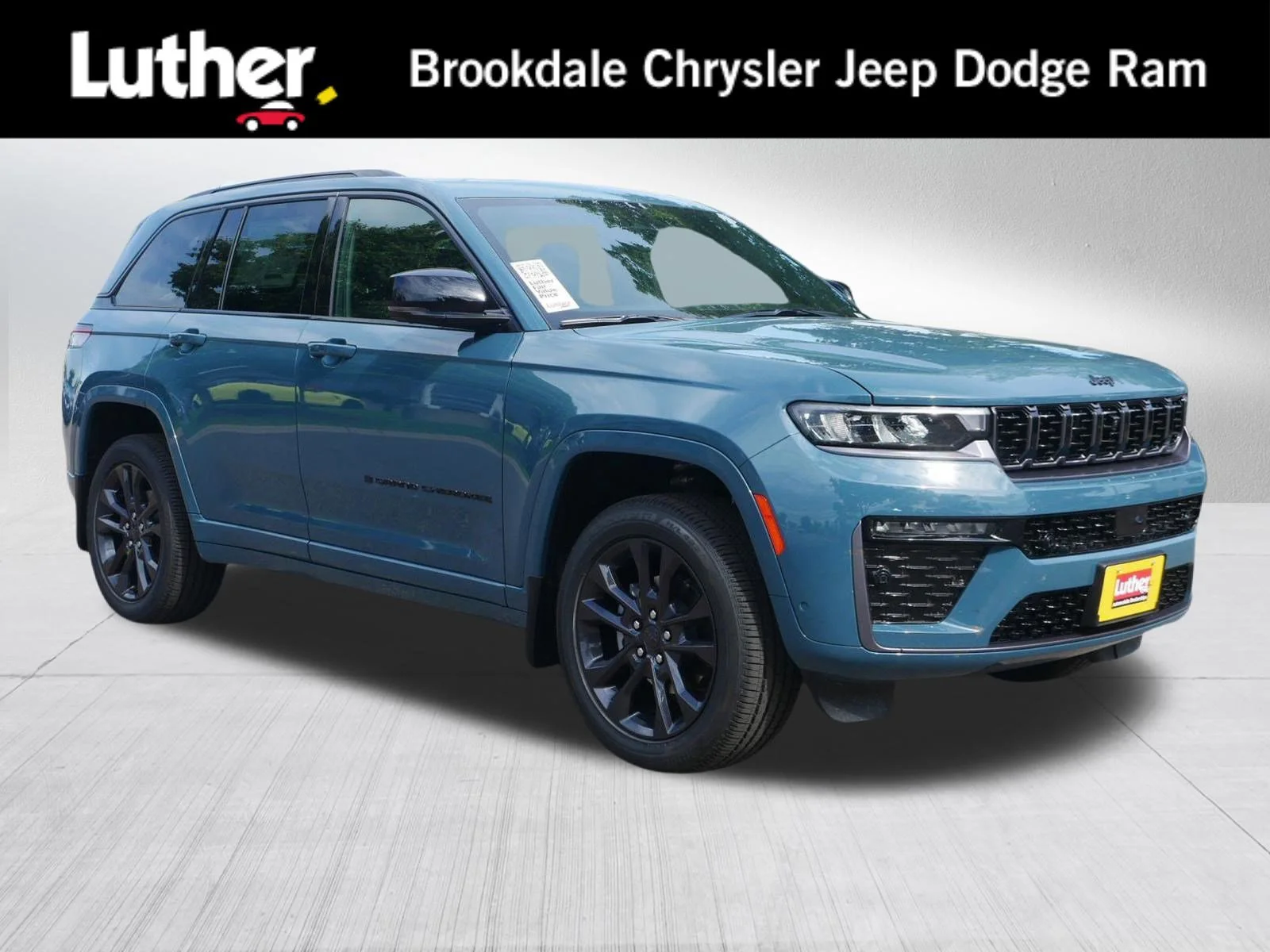 2026 Jeep Grand Cherokee Limited Reserve 4x4's photo