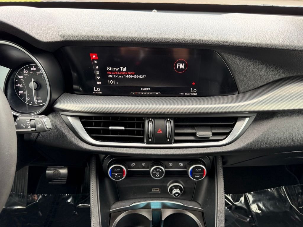 Used 2018 Vulcano Black Metallic Alfa Romeo Base image 22