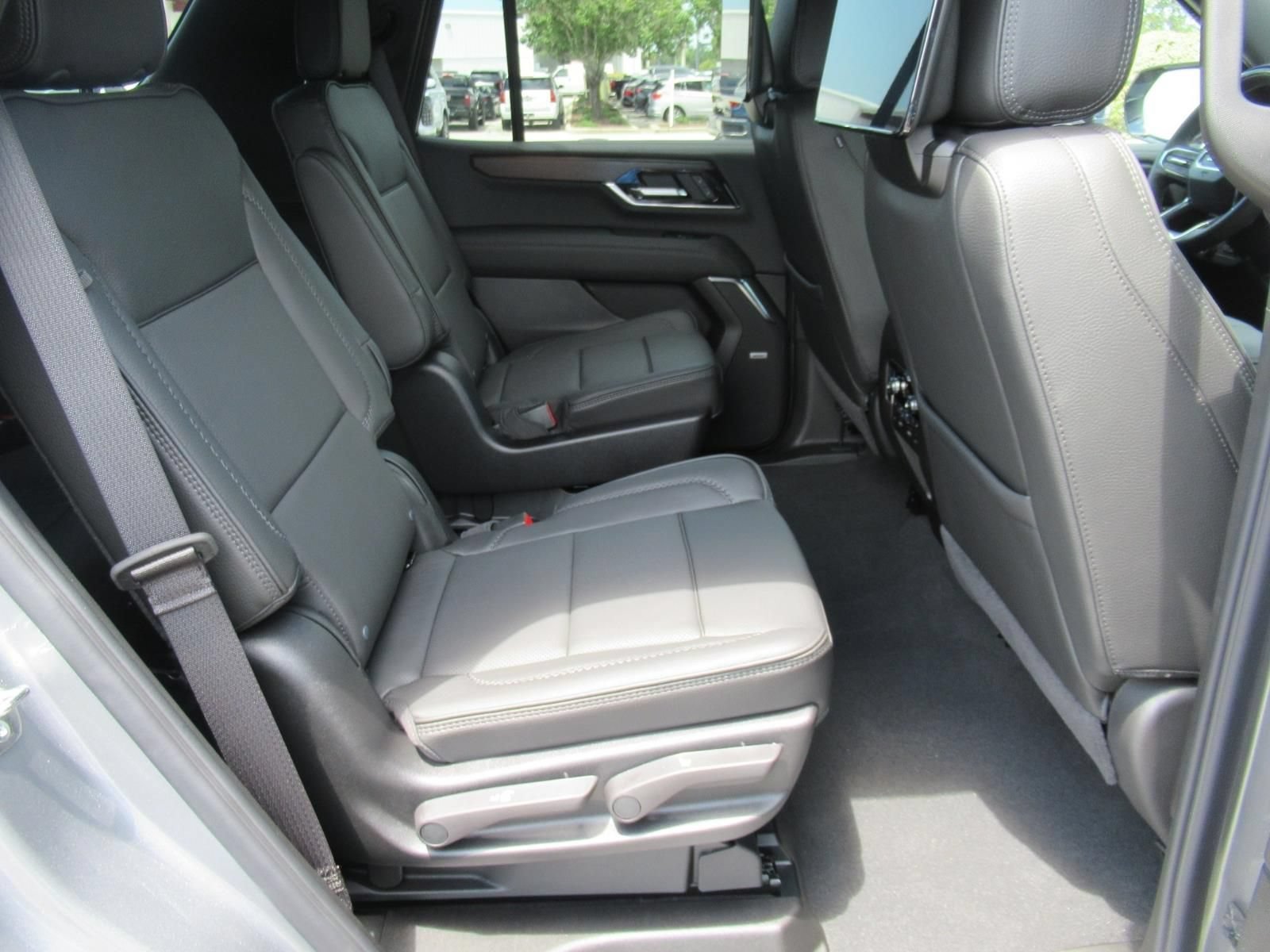 2026 GMC Yukon Denali - Photo 36