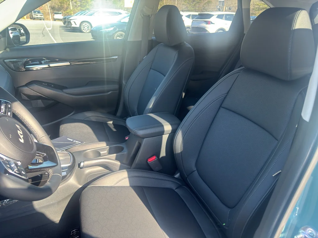 2026 Kia Seltos EX - Photo 9