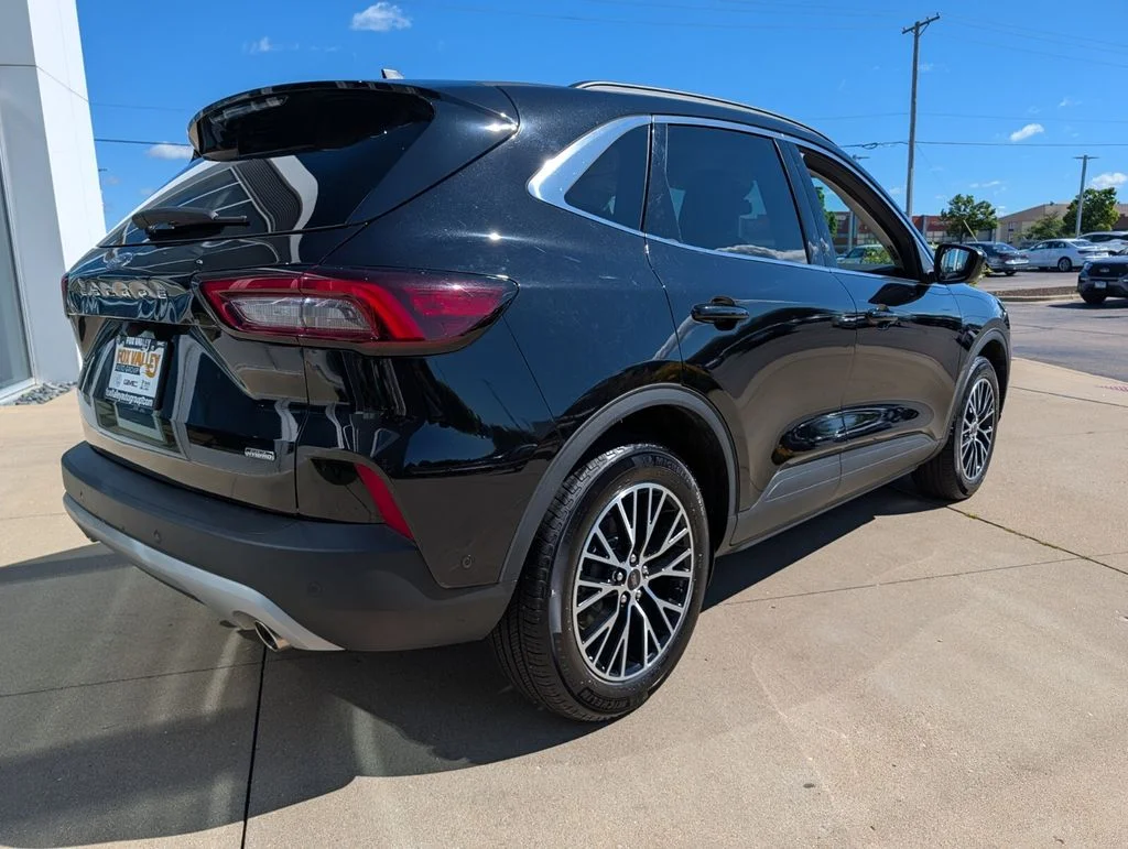 Used 2023 Black Ford Base image 3