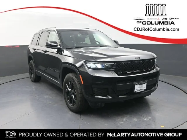 Used 2024 Black Jeep Altitude X image 1