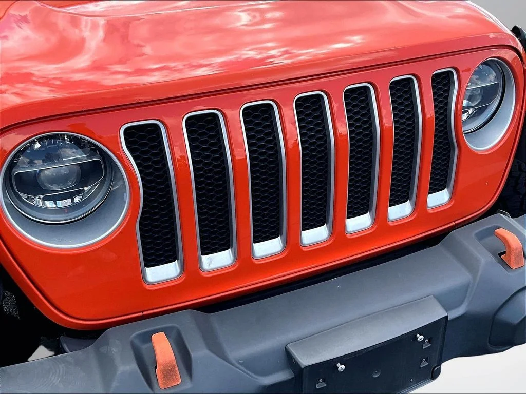 Used 2018 Orange Jeep Unlimited Sahara image 27