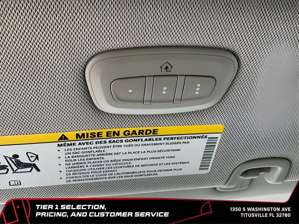 Used 2024 Silver Chrysler Limited image 33