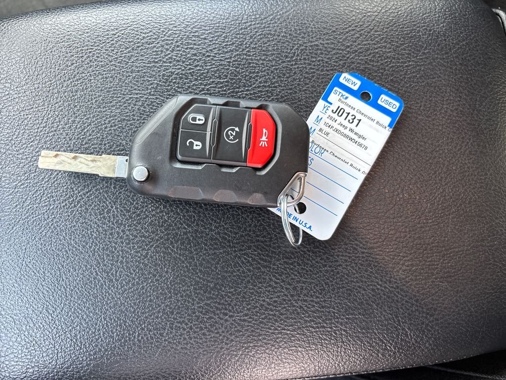 Used 2024 Blue Jeep Sport S image 32