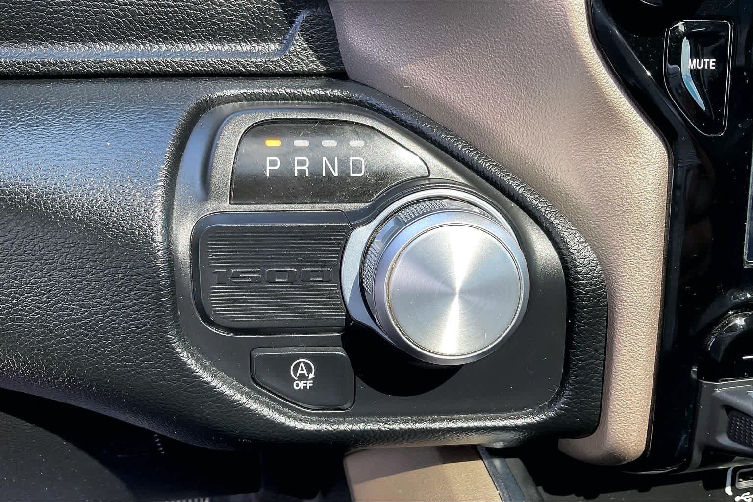 Used 2022 Granite Crystal Metallic Clearcoat Ram Laramie image 34