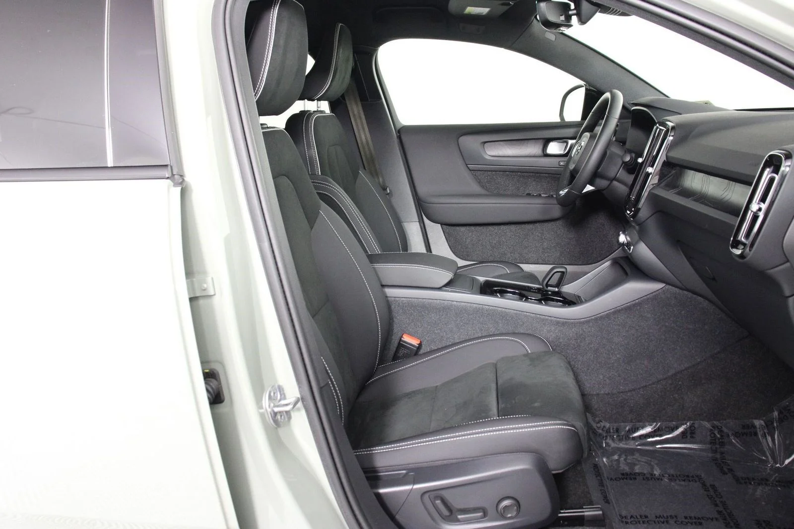 Certified Used 2023 Green Volvo Twin Plus image 27