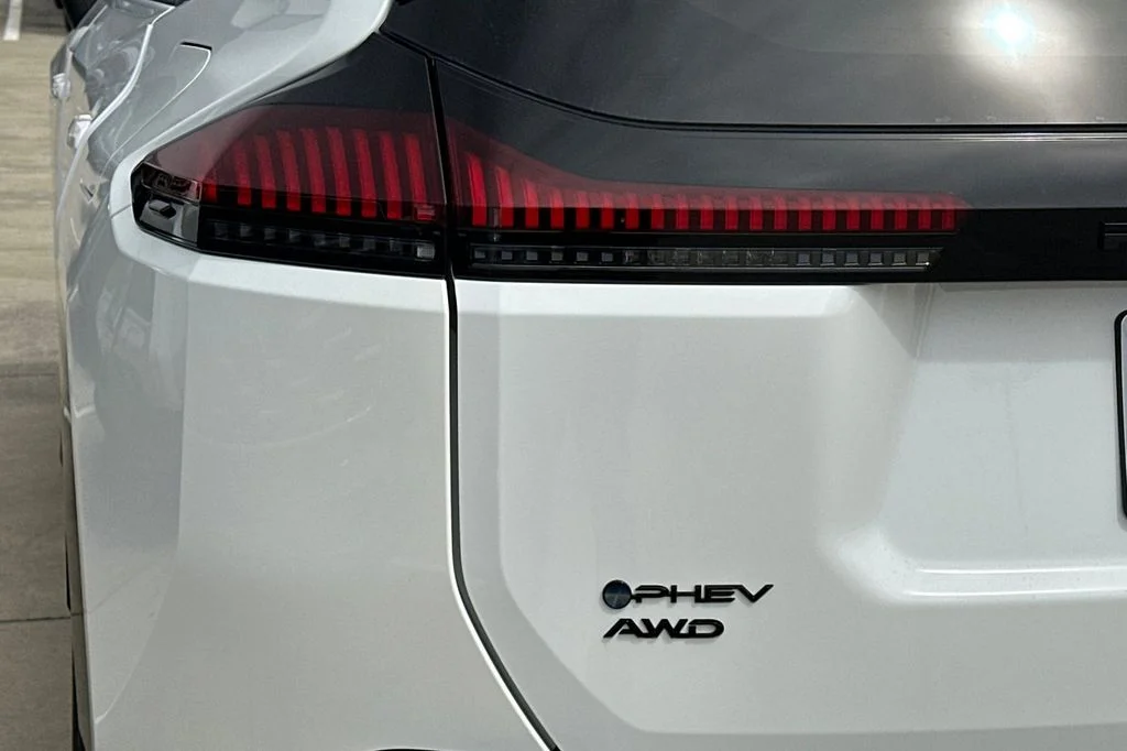 New 2026 Ice Cap Toyota  SE image 31