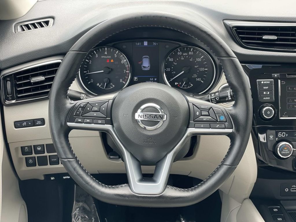 Used 2022 White Nissan SL image 25