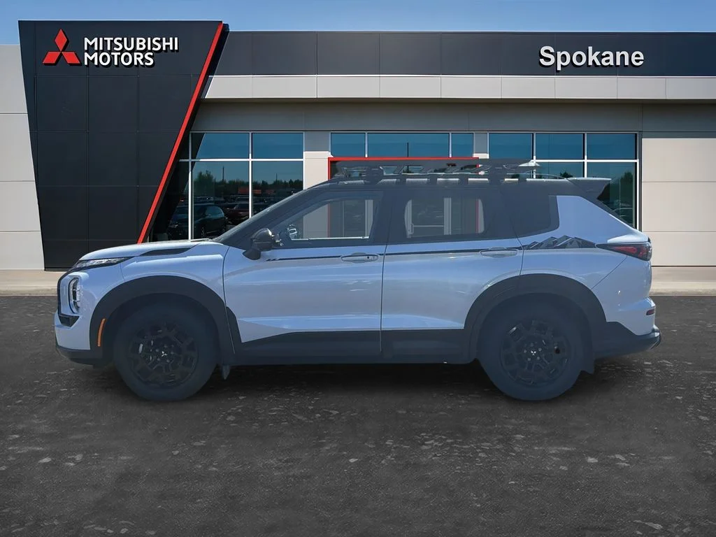 New 2026 White Diamond Mitsubishi TRAIL EDITION AWD image 4