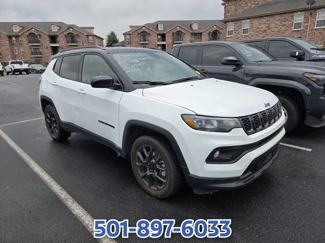 Used 2024 White Jeep Latitude image 10