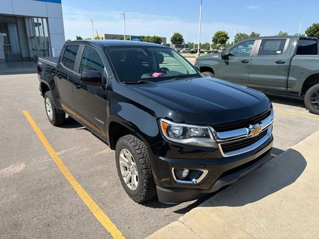 Used 2019 Black Chevrolet LT image 3